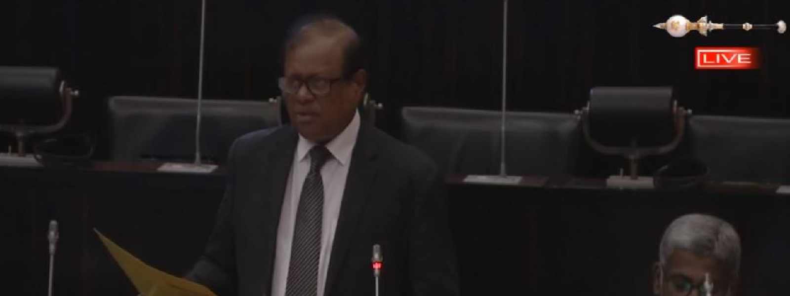 පාසල් සිසුන්ගේ බෑග් පරීක්ෂා කිරීමේ තීරණයක්